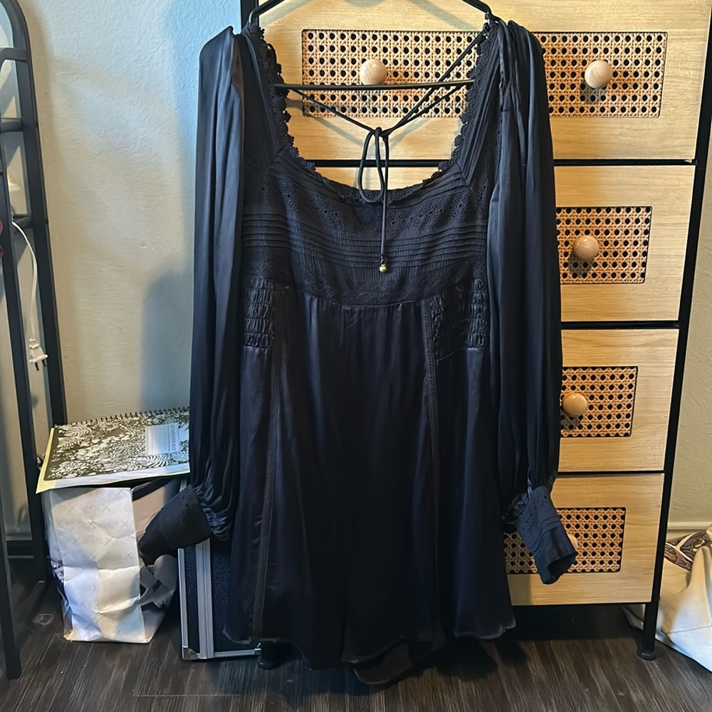 Black jumper. Only worn once !